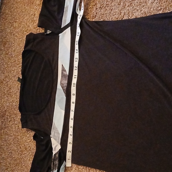 Alfani black abstract cold shoulder tunic top size small - Picture 10 of 12